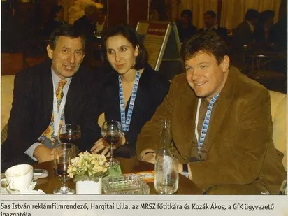 Régen még a társasági rovat is jobb volt