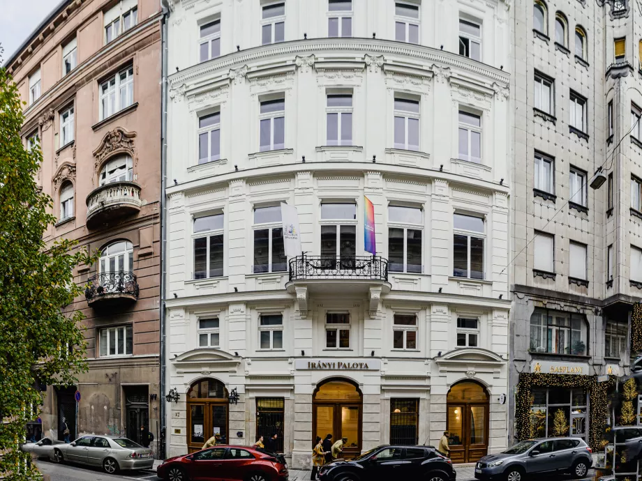 "Budapesttel csak egy probléma van: túl messze van az óceán!"