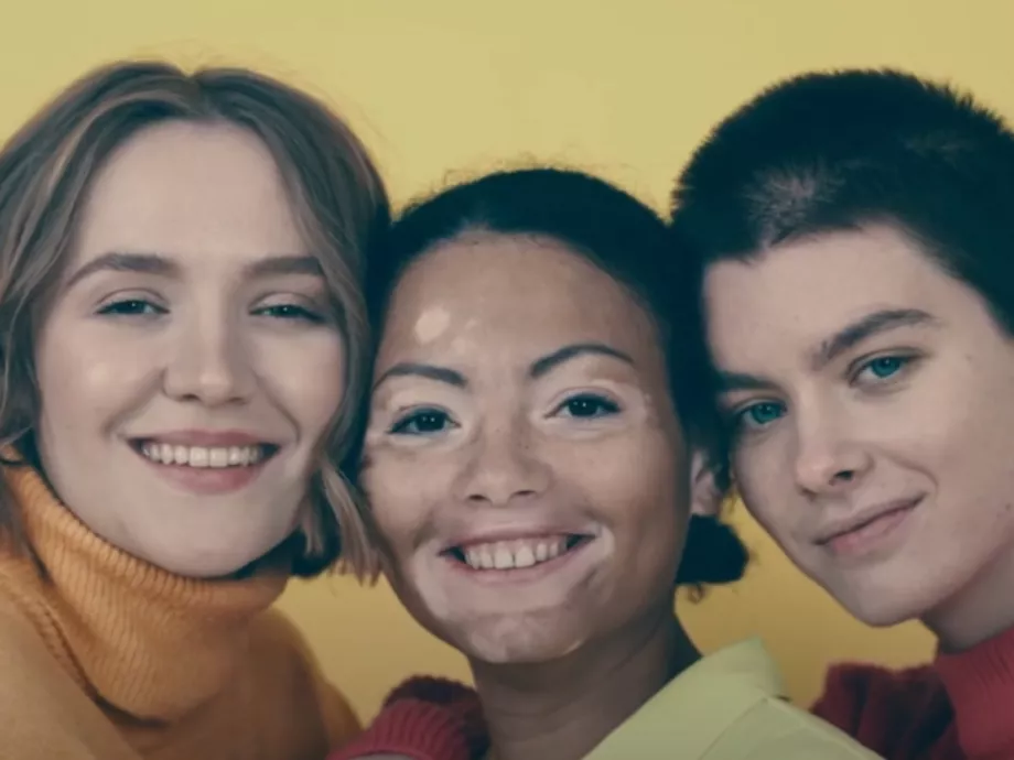Érzelmes kisfilmmel ünnepel a 10 éves Benu