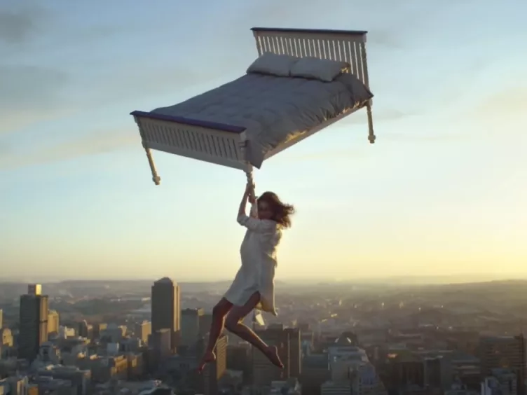 Hipnotikus égi reklám az IKEA-tól