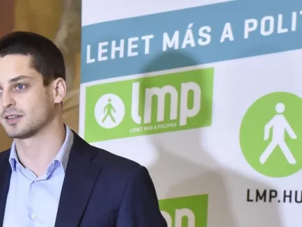 Ungár Péter az azonnali.hu-t is megerősíti, és vidéki laphálózatot indít