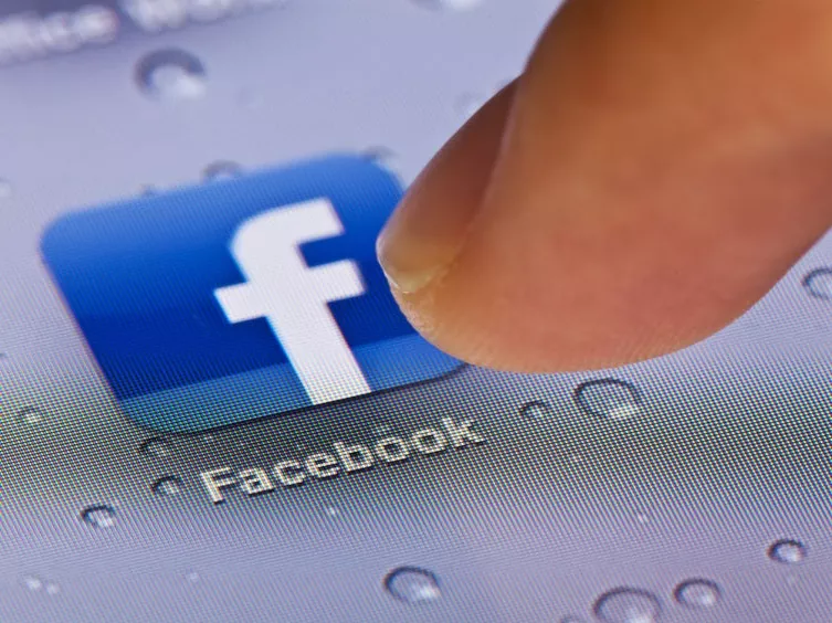 Az idősek átvették az uralmat a Facebookon