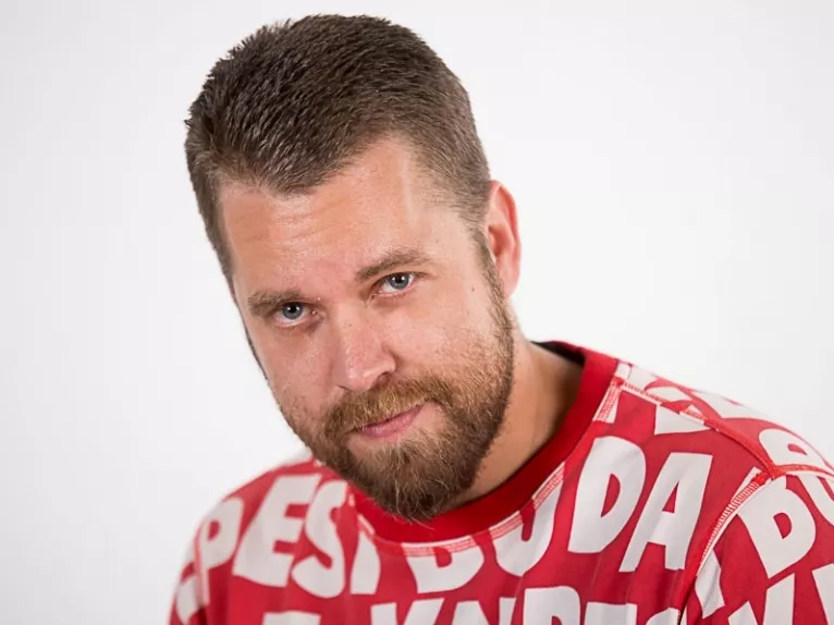 Az influencer-újságírók és a videók a jövő