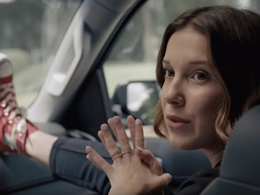 A Stranger Things főszereplőjével és hidzsábos balerinával újít a Converse