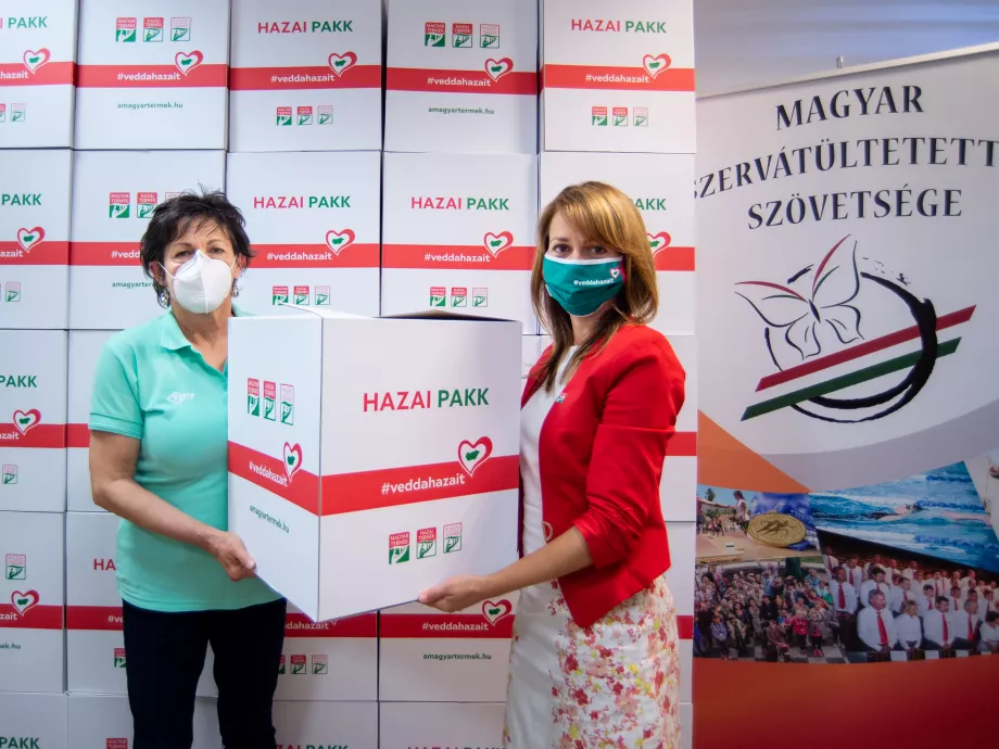 Hazai Pakkokkal segíti a rászorultakat a #veddahazait
