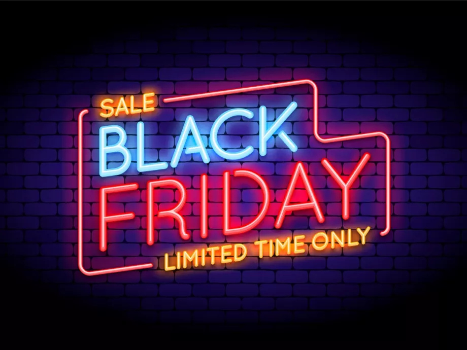 Az NMHH pajzsa óv a Black Friday fekete pallosától