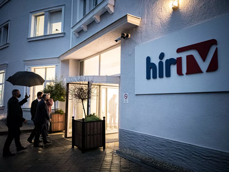 Távozik posztjáról a HírTV és a Karc FM vezetője