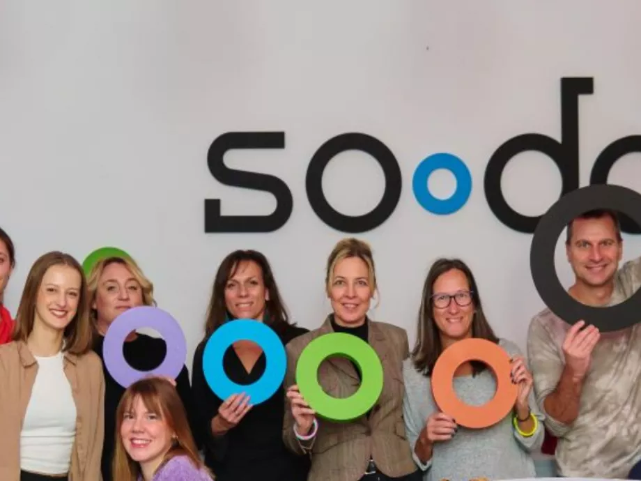 Képzőművészeti bulival debütált a SOODA