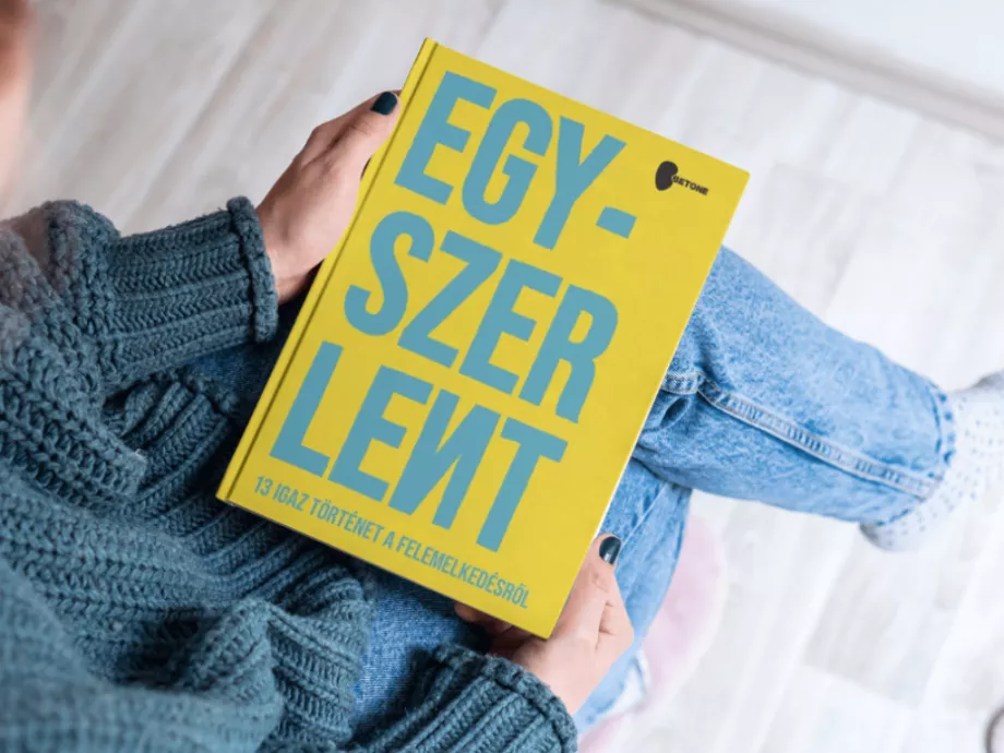 Könyv jelenik meg az Egyszer lent podcast 13 történetéből
