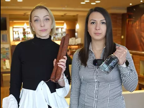 Tombol az új, fapofa-reklámtrend, de egyre kínosabb
