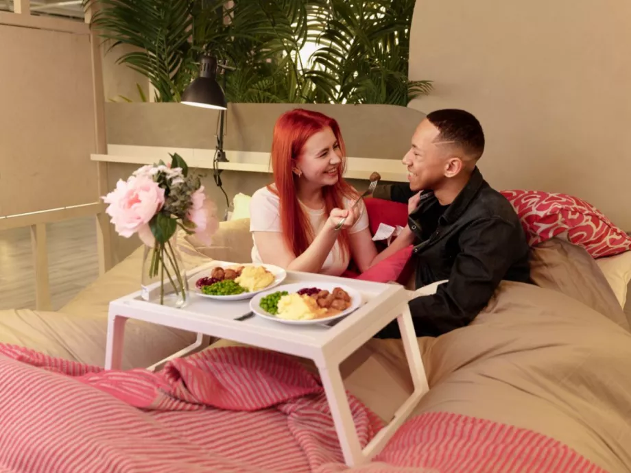 Az IKEA és egy társkereső alvási szokásai alapján hozza össze a párokat
