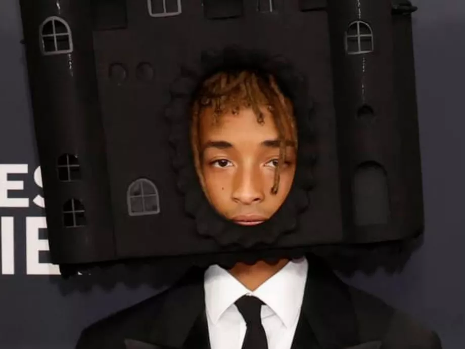 Magyar tervező fejdíszével pózolt Jaden Smith a Grammy-gálán