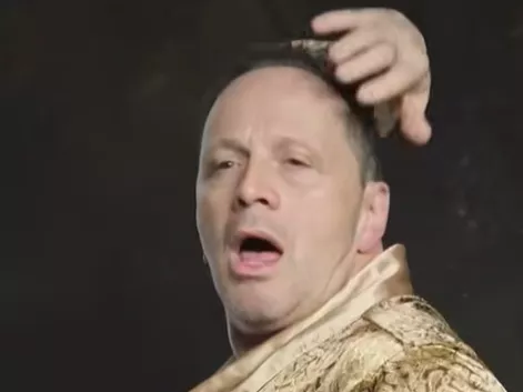 „Újra senkiháziak kezében a popszakma” – Szigetes videóval jelentkezett Janklovics Péter