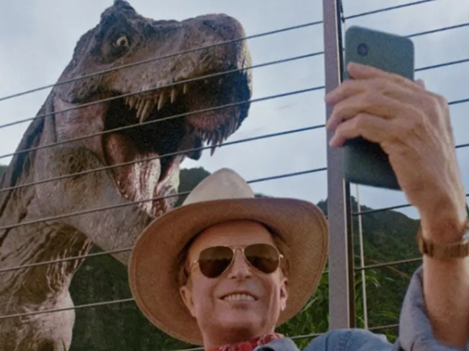 Tech-felvarrással éleszti újjá Taika Waititi a Jurassic Park-ot