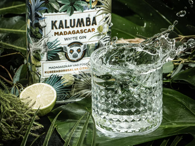 Limitált kiadású, dzsungelt idéző White Gin palackkal indítja a nyarat a Kalumba