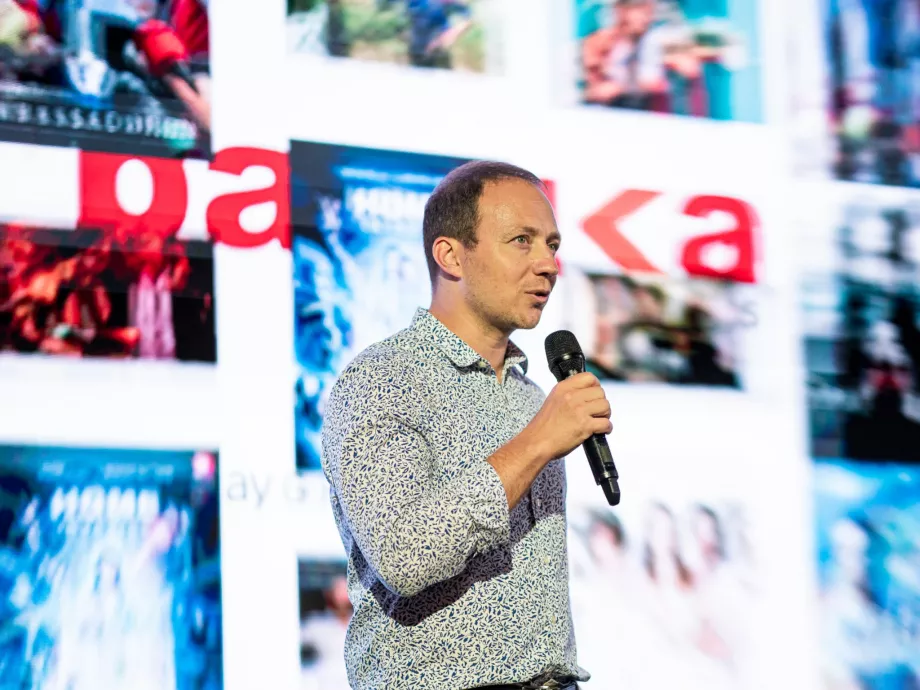 Eladja svéd tulajdonosa a Paprika Studiost
