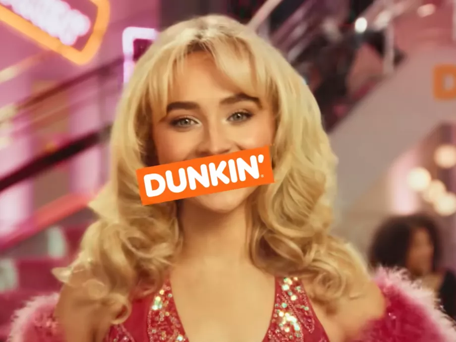 Összeállt egy eszpresszóra Sabrina Carpenter és a Dunkin' Donuts